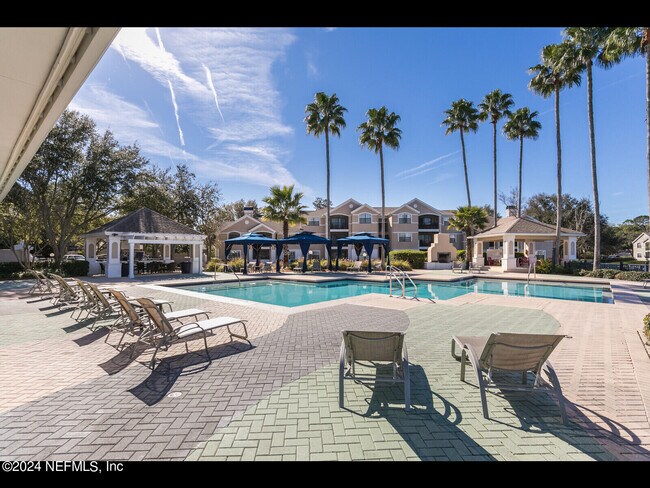 Building Photo - 700 Boardwalk Dr