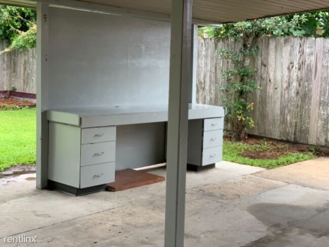 Building Photo - 3 br, 2 bath House - 301 Cascade Dr