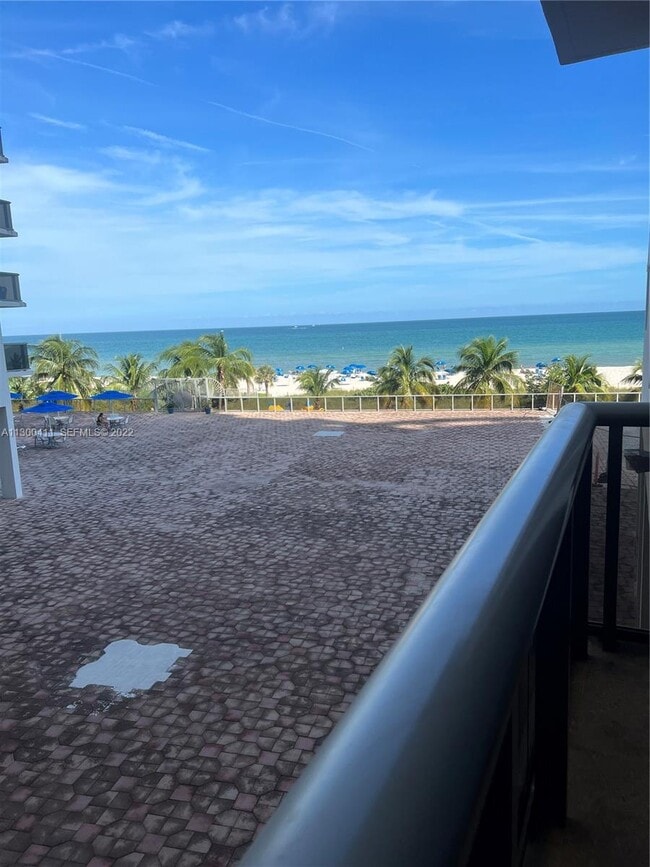 Building Photo - 6039 Collins Ave