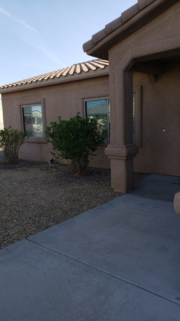 Foto del edificio - 3380 Bluegrass Dr