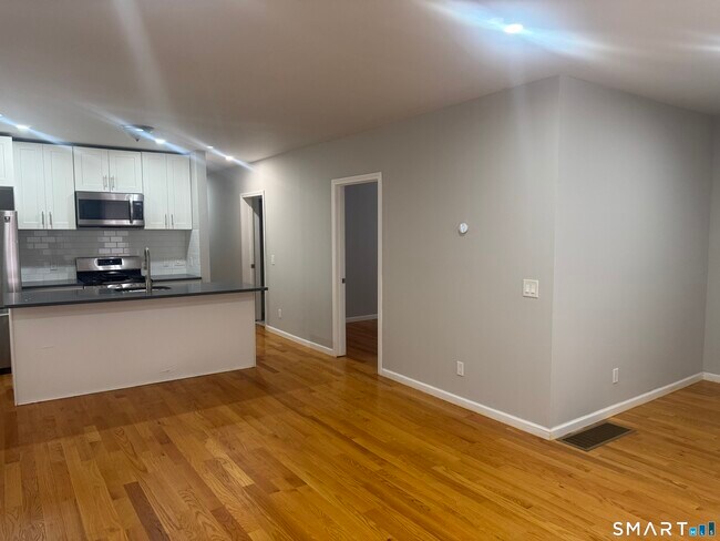 Foto del edificio - 168-170-170 Kelsey St