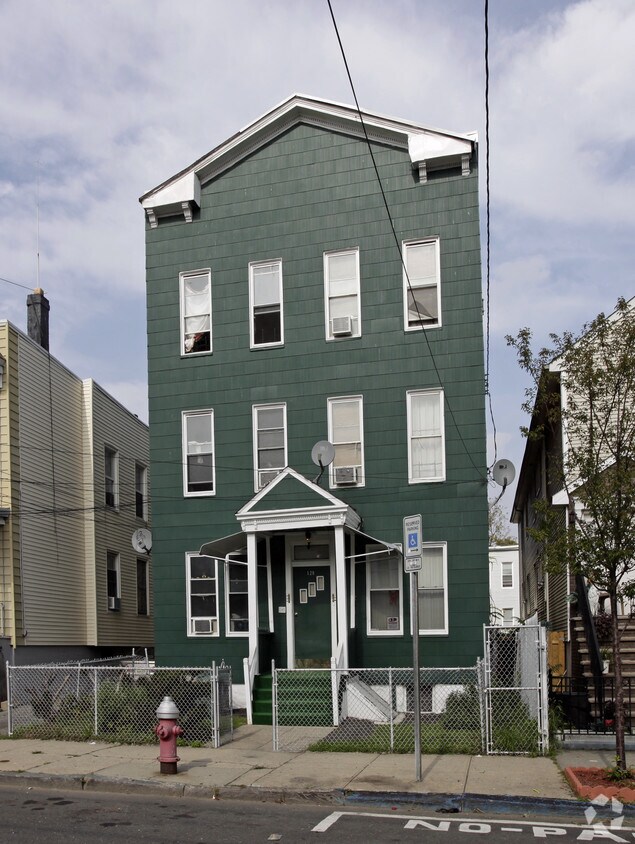 Building Photo - 128 Bay View Ave