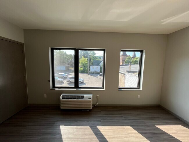 Foto del edificio - 507 N Riverfront Dr