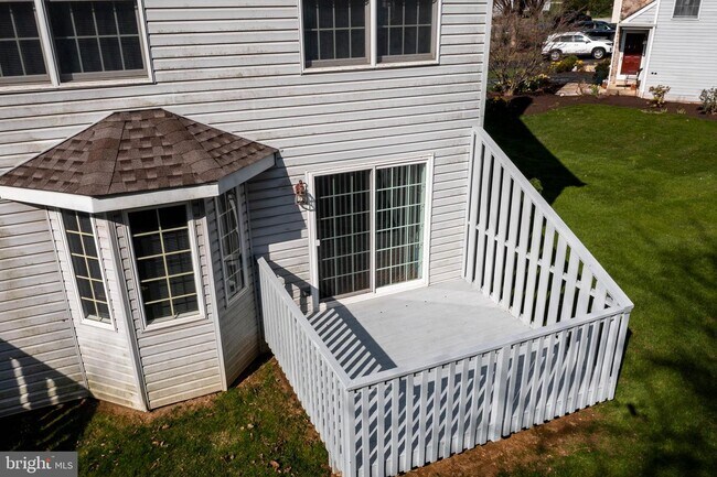 Foto del edificio - 29 Buttonwood Dr