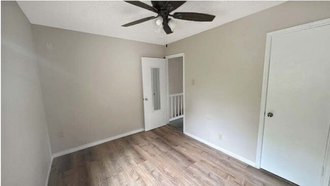 Building Photo - Charming 4-bedroom, 2.5-bath