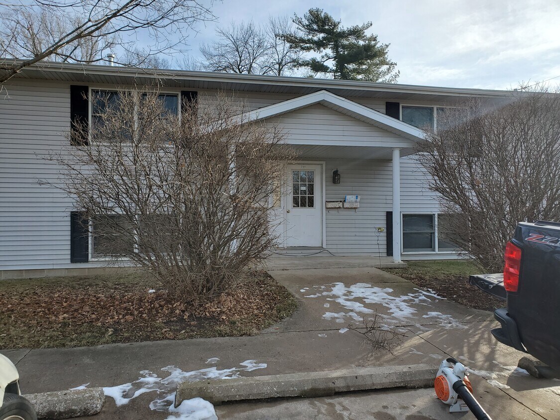 711 S Vennum St Unit D, Eureka, IL 61530 Apartments in Eureka, IL