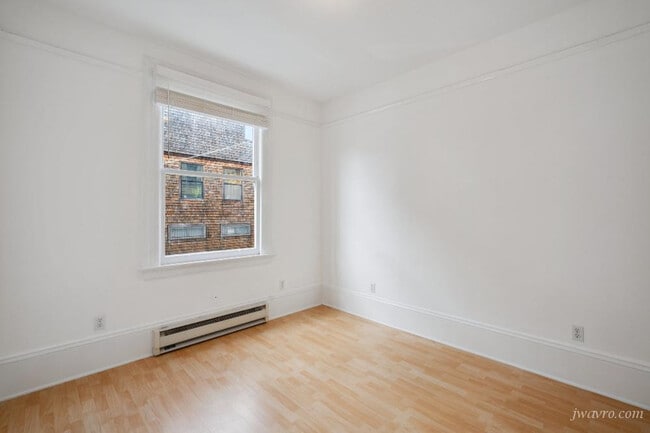 Building Photo - 285 Pixley St