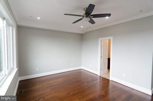 Foto del edificio - 2417 Benning Rd NE