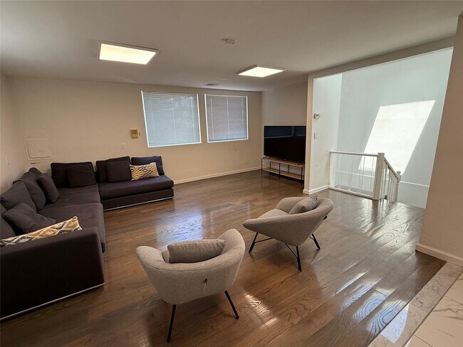 Foto del edificio - 1159 Broadway
