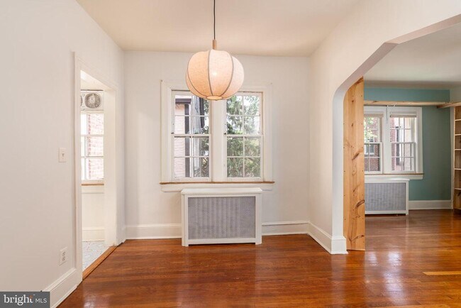 Foto del edificio - 235 Emerson St NW