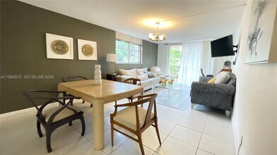 Building Photo - 1465 NE 123rd St