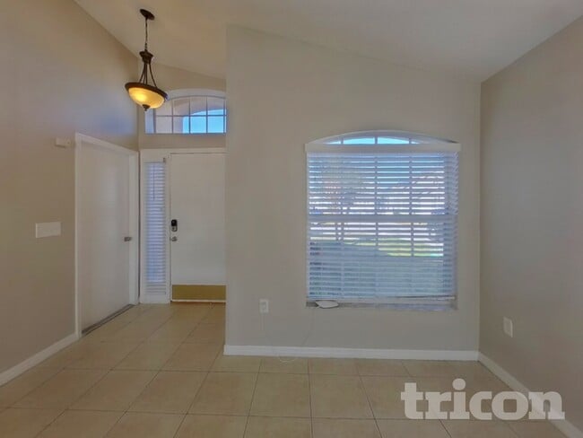 Foto del edificio - 2412 Cedarfield Ln