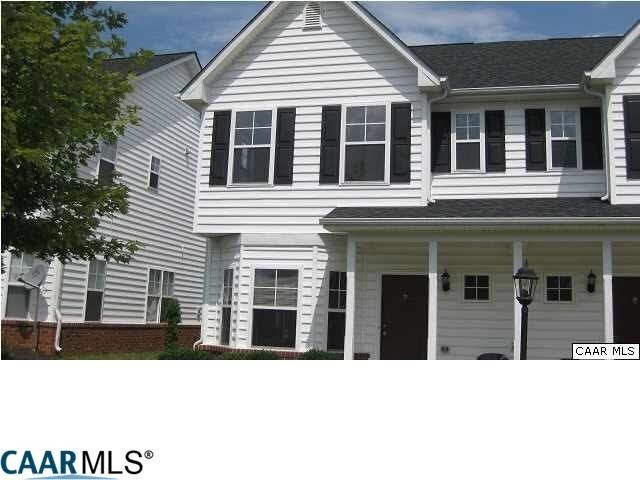 Building Photo - 136 Villa Circle