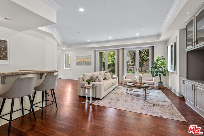 Building Photo - 2997 Beverly Glen Cir