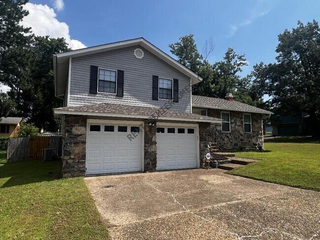 Building Photo - 617 Colywood Drive
