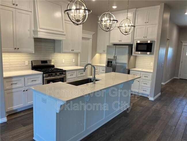 Building Photo - 8901 Poppey Pl