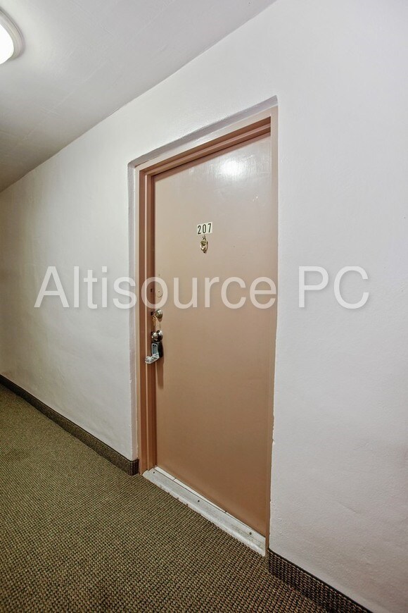 Foto del edificio - 8411 NW 8th St