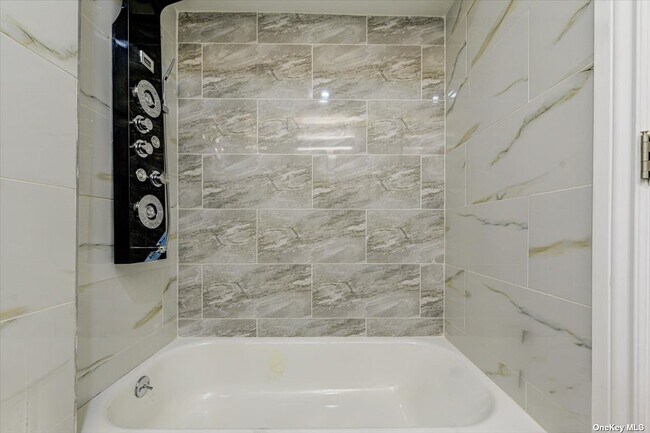 Foto del edificio - 1218 E 84th St