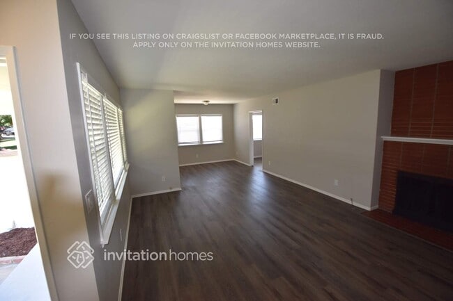 Building Photo - 3216 Knoll Way