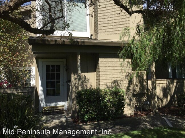 Building Photo - 4 br, 2.5 bath House - 1547 Beach Park Blvd