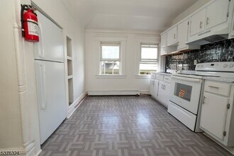 Building Photo - 26 Treacy Ave