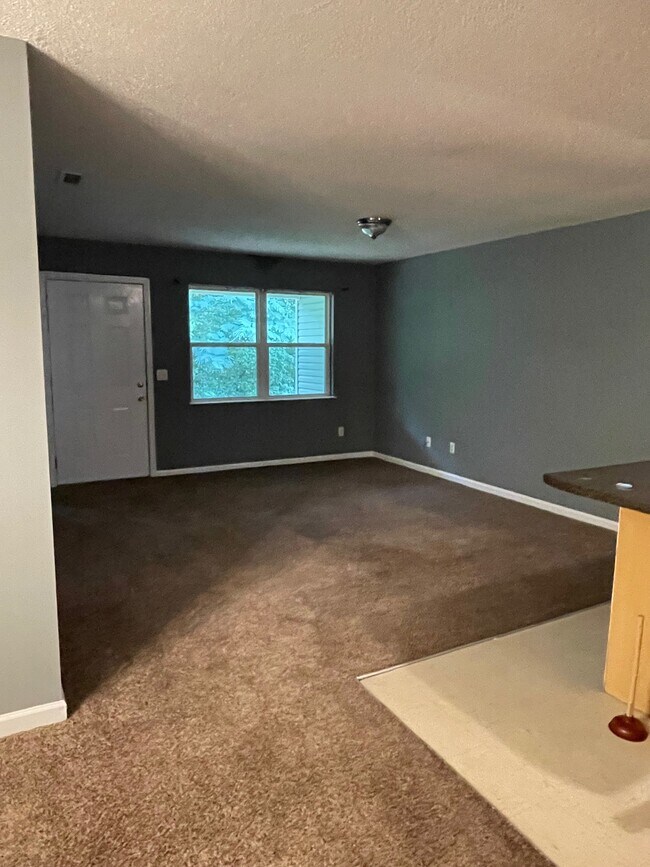 Living Room - 508 Gibbs St