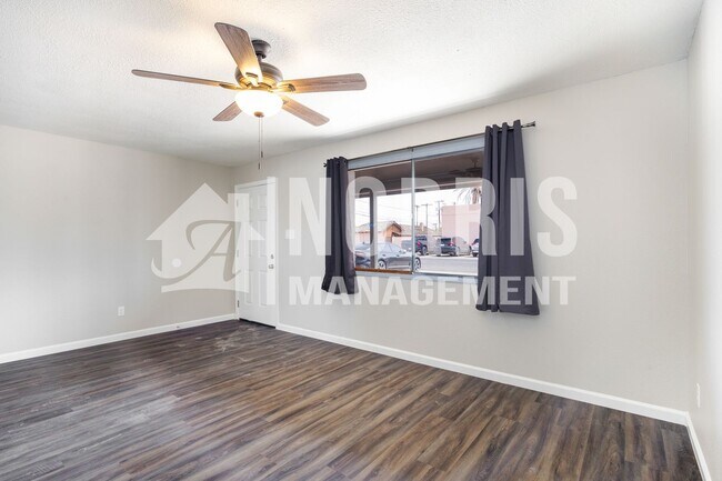 Foto del edificio - Convenient, Beautifully Updated Space Available Now!