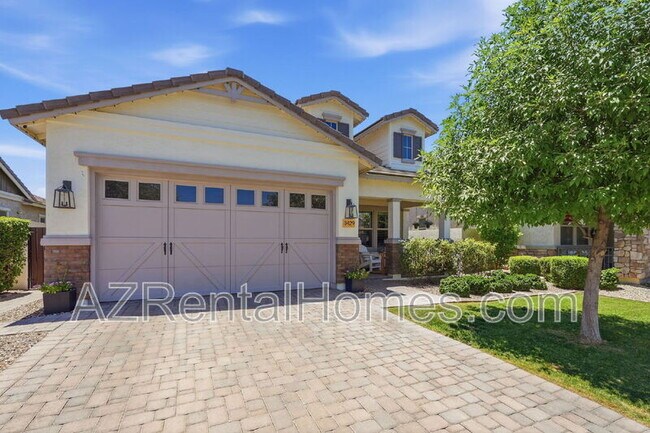Building Photo - 3429 E Pinto Dr