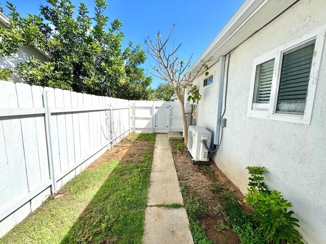 Foto del edificio - 3539-3541 Clairemont Mesa Blvd