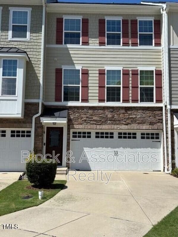 Photo - 1112 Boxcar Way