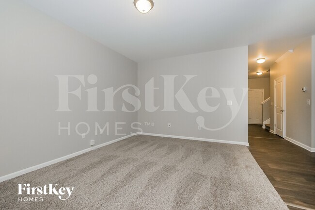 Building Photo - 27 Trotter Ct