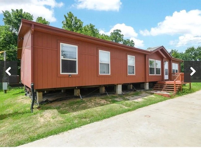 Building Photo - 555 Pittman Rd