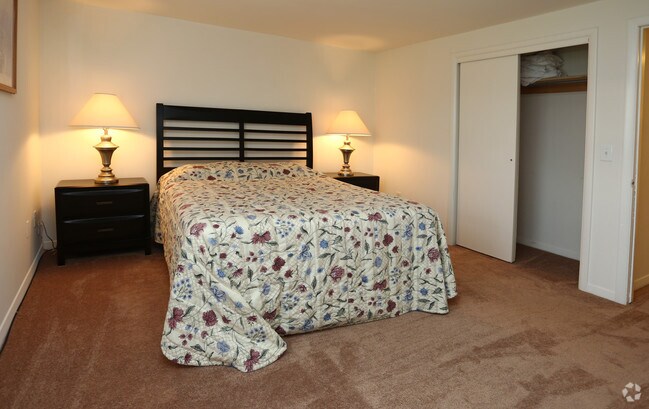 2 habitaciones, 1,5 baños, amueblado - Pleasant Hill Crossings