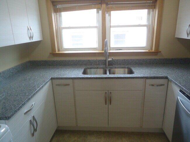 Cocina - 4950 Greenwood St