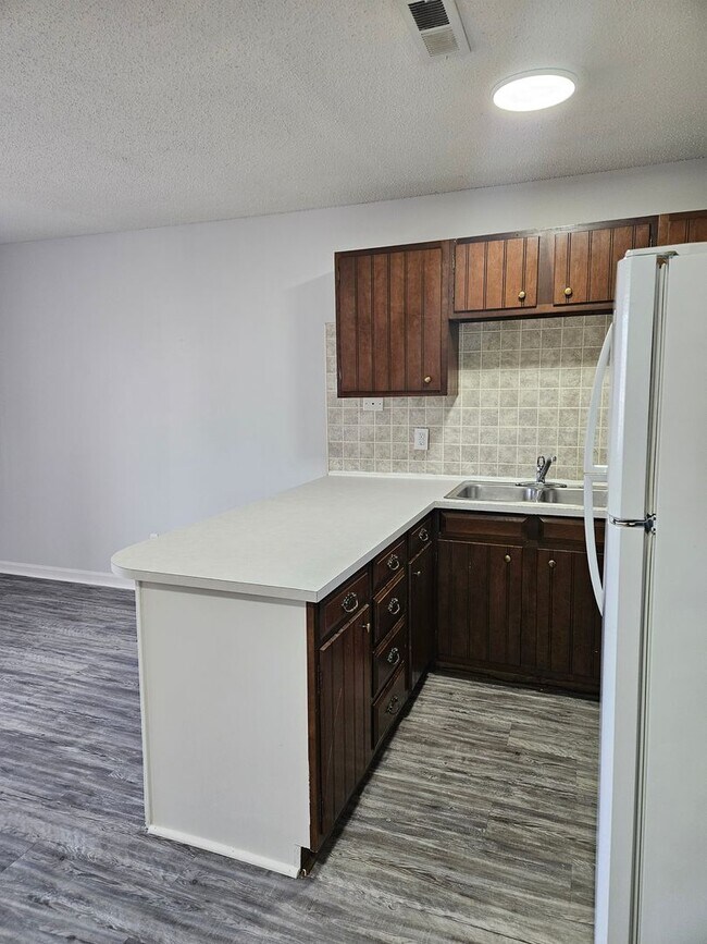 Foto del edificio - 1 BR 1 Bath at Green Valley Apartments
