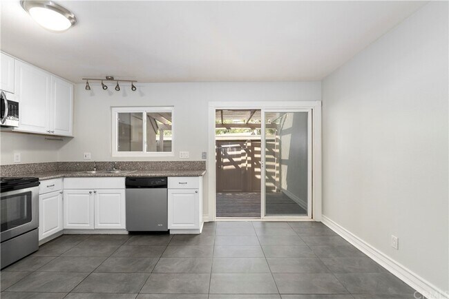 Foto del edificio - 5749 E Creekside Ave