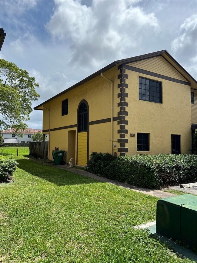 Foto del edificio - 1126 NE 209th Terrace
