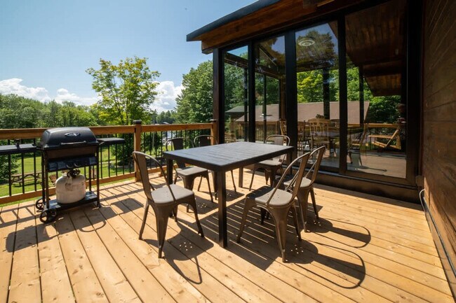 Photo du bâtiment - 2689 Muskoka District Road 118 West