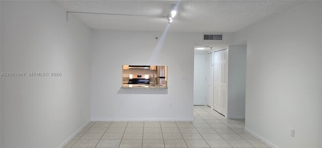 Building Photo - 9688 Fontainebleau Blvd