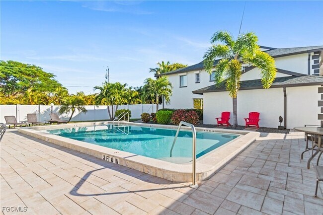 Foto del edificio - 1429 Cape Coral Pkwy W