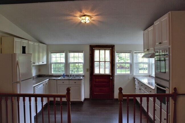Foto del edificio - 9331C Tallmadge Road