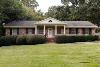 Building Photo - 692 N Superior Ave