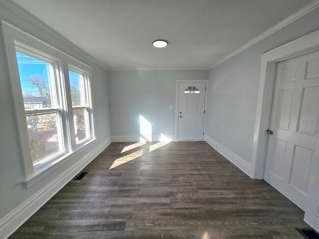 Foto del edificio - 328 Rosewood Ave