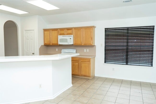 Building Photo - 12914 Pinehall Ln