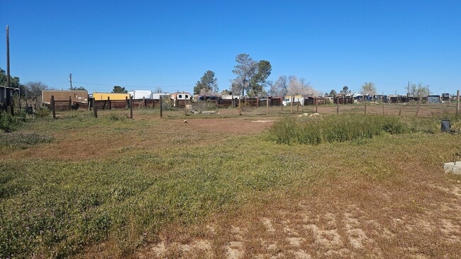 Foto del edificio - Rural Living at Its Finest – 2BR Home with Open Desert Views