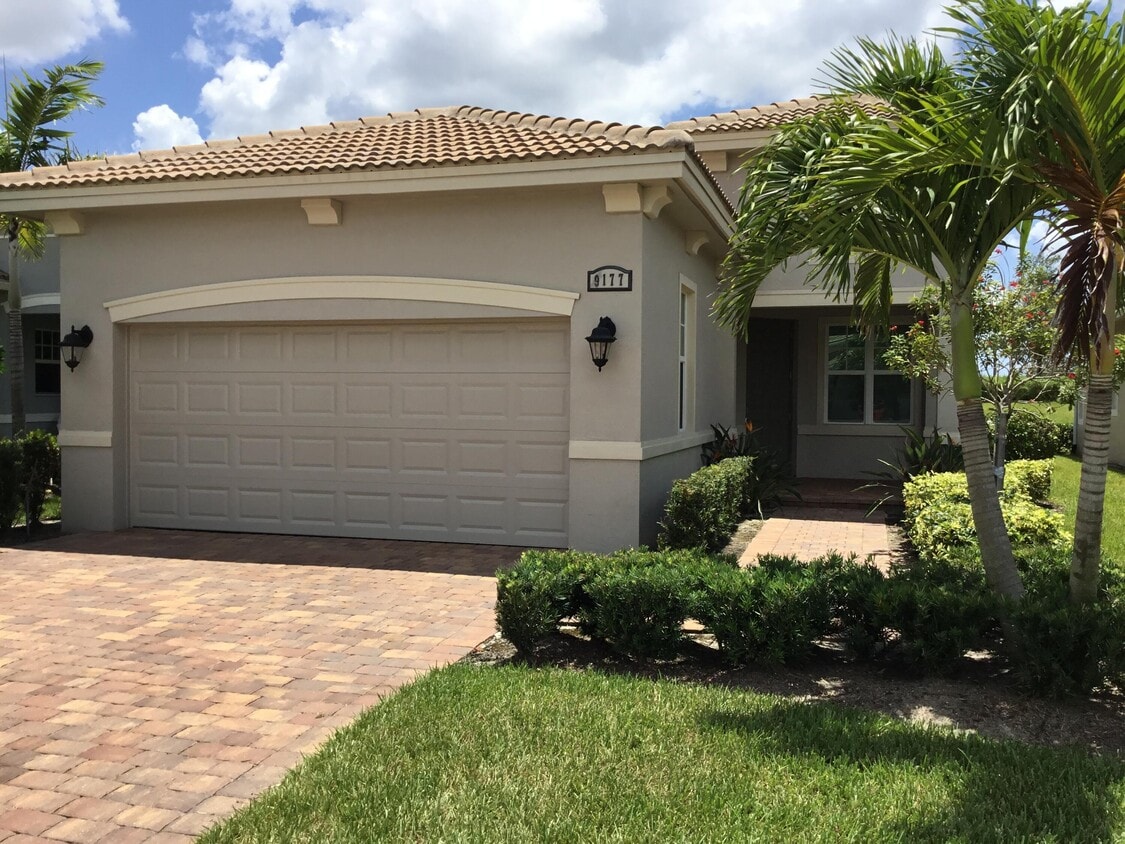 Primary Photo - 9177 SW Pepoli Way