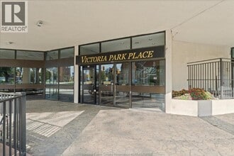 Building Photo - 150 Park St W