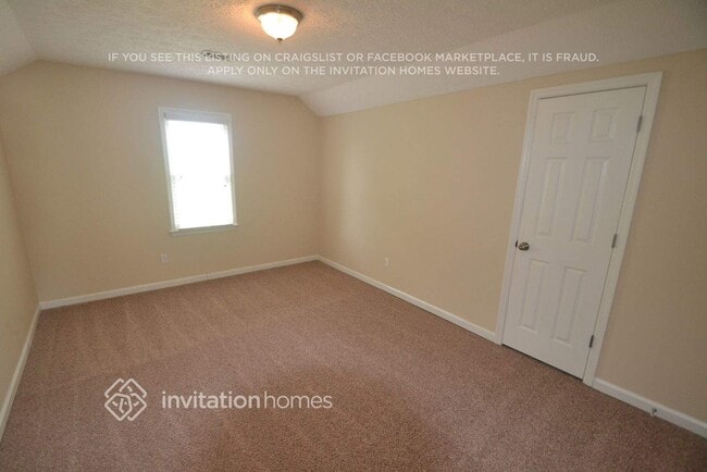 Building Photo - 445 Raven Dr