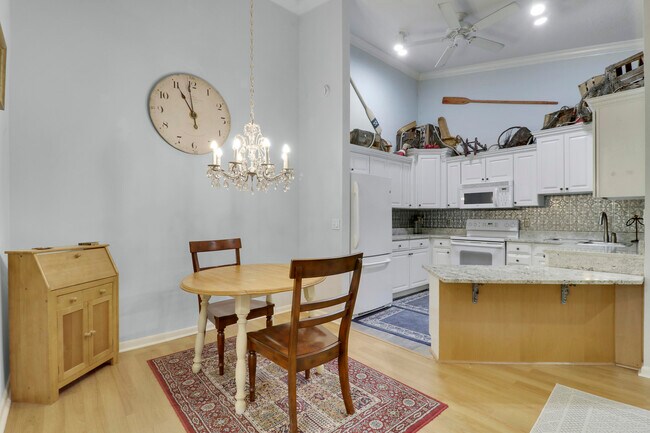 Foto del edificio - 6520 Chasewood Dr