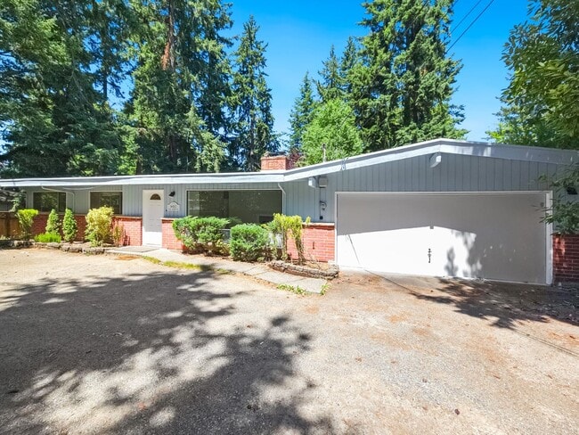 New Kitchen!! Beautiful family home w/extr... - New Kitchen!! Beautiful family home w/extr...
